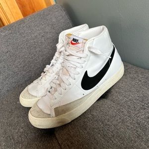 Women’s Lace Up Nike Blazers (size 9)